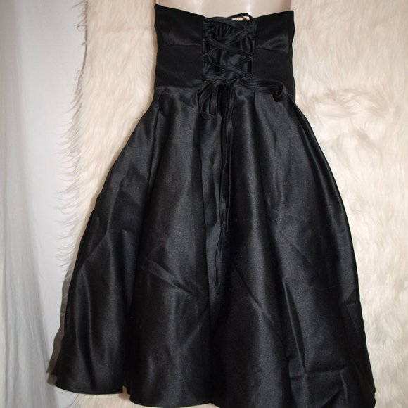 Black Cocktail DRESS With Pleated Front BY COCO MELODY SIZE M USED 4 PHOTO SHOOT - Picture 5 of 5